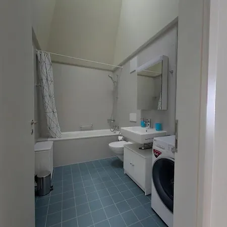 Modern & Light With View Aer12 *